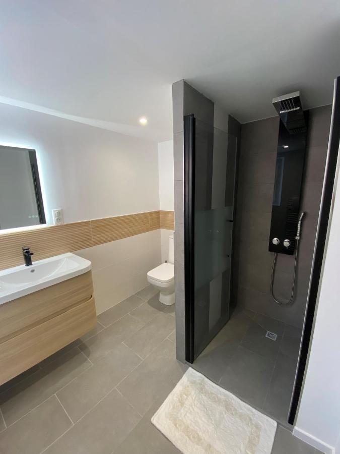 Appartement Rez De Villa Proche Port Et Plages De Sanary Екстериор снимка