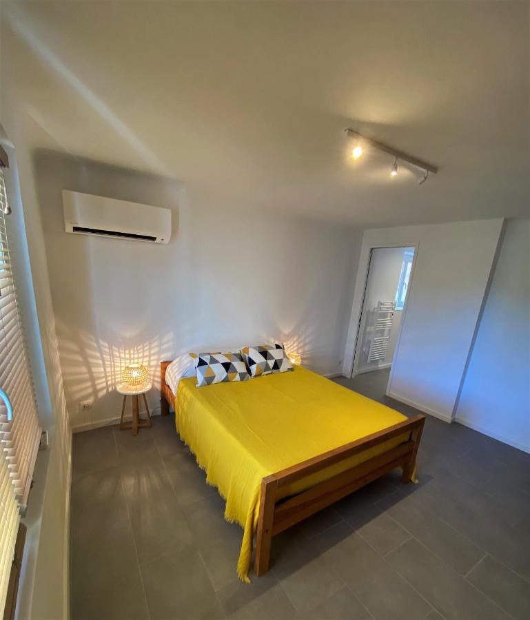 Appartement Rez De Villa Proche Port Et Plages De Sanary Екстериор снимка