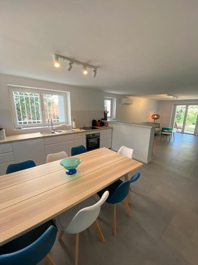 Appartement Rez De Villa Proche Port Et Plages De Sanary Екстериор снимка