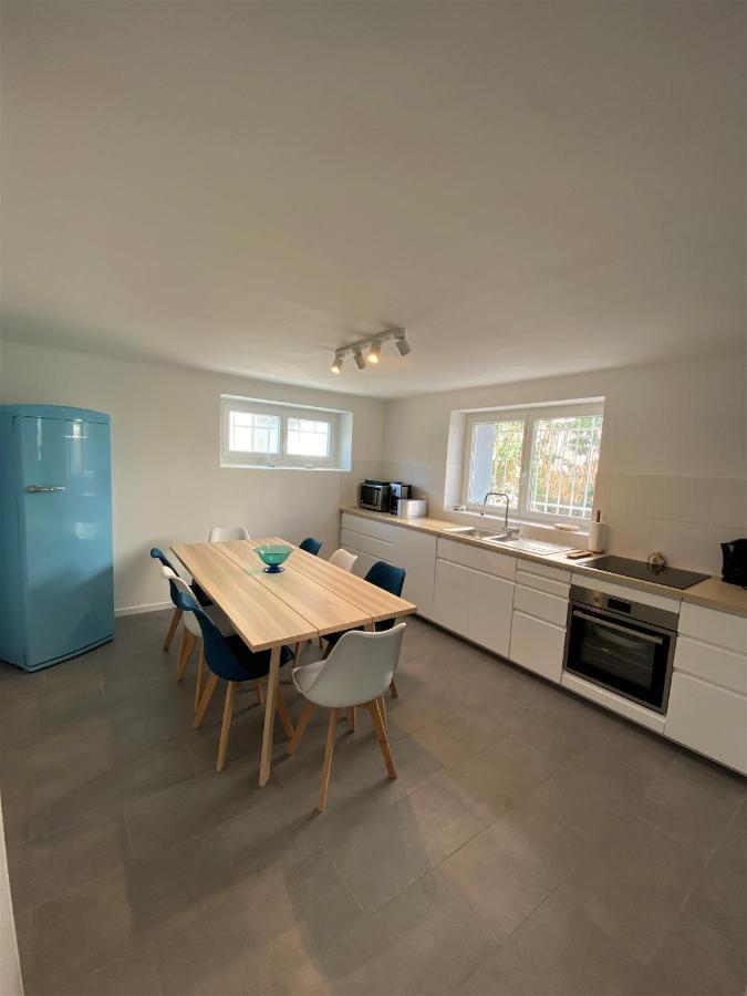 Appartement Rez De Villa Proche Port Et Plages De Sanary Екстериор снимка