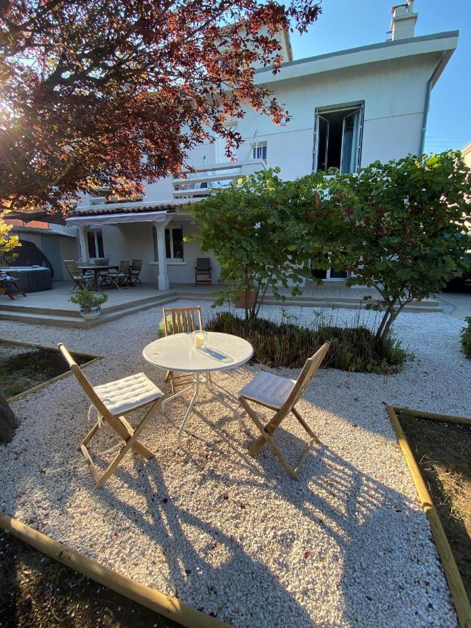 Appartement Rez De Villa Proche Port Et Plages De Sanary Екстериор снимка