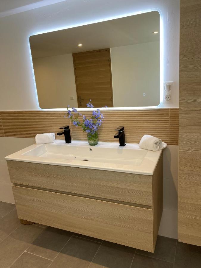 Appartement Rez De Villa Proche Port Et Plages De Sanary Екстериор снимка