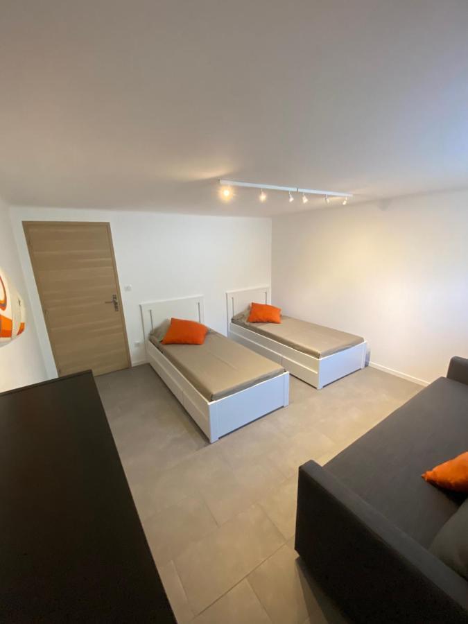 Appartement Rez De Villa Proche Port Et Plages De Sanary Екстериор снимка
