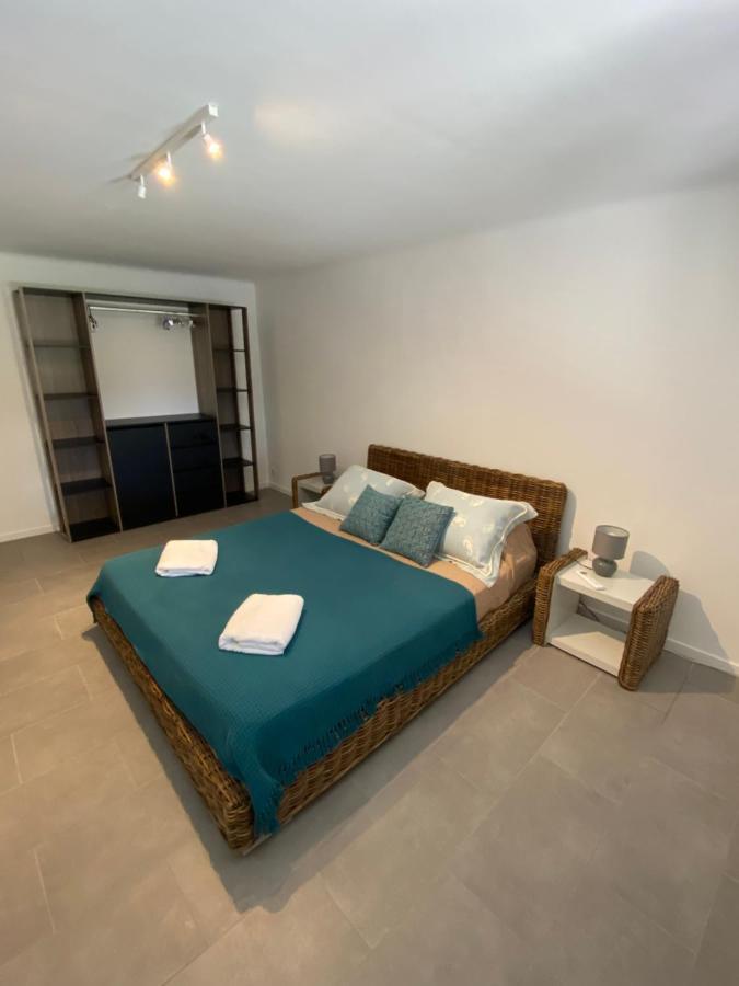 Appartement Rez De Villa Proche Port Et Plages De Sanary Екстериор снимка