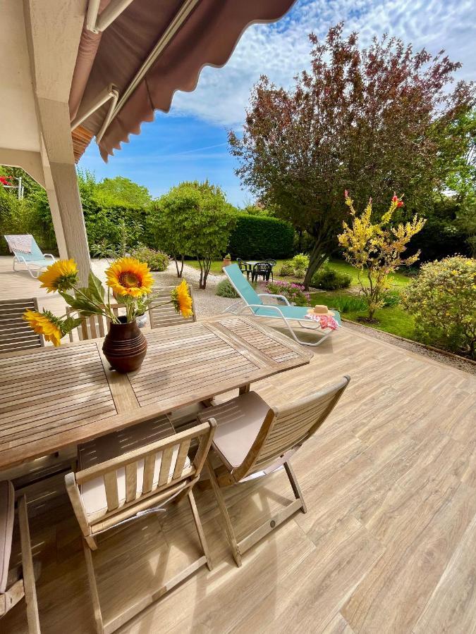 Appartement Rez De Villa Proche Port Et Plages De Sanary Екстериор снимка