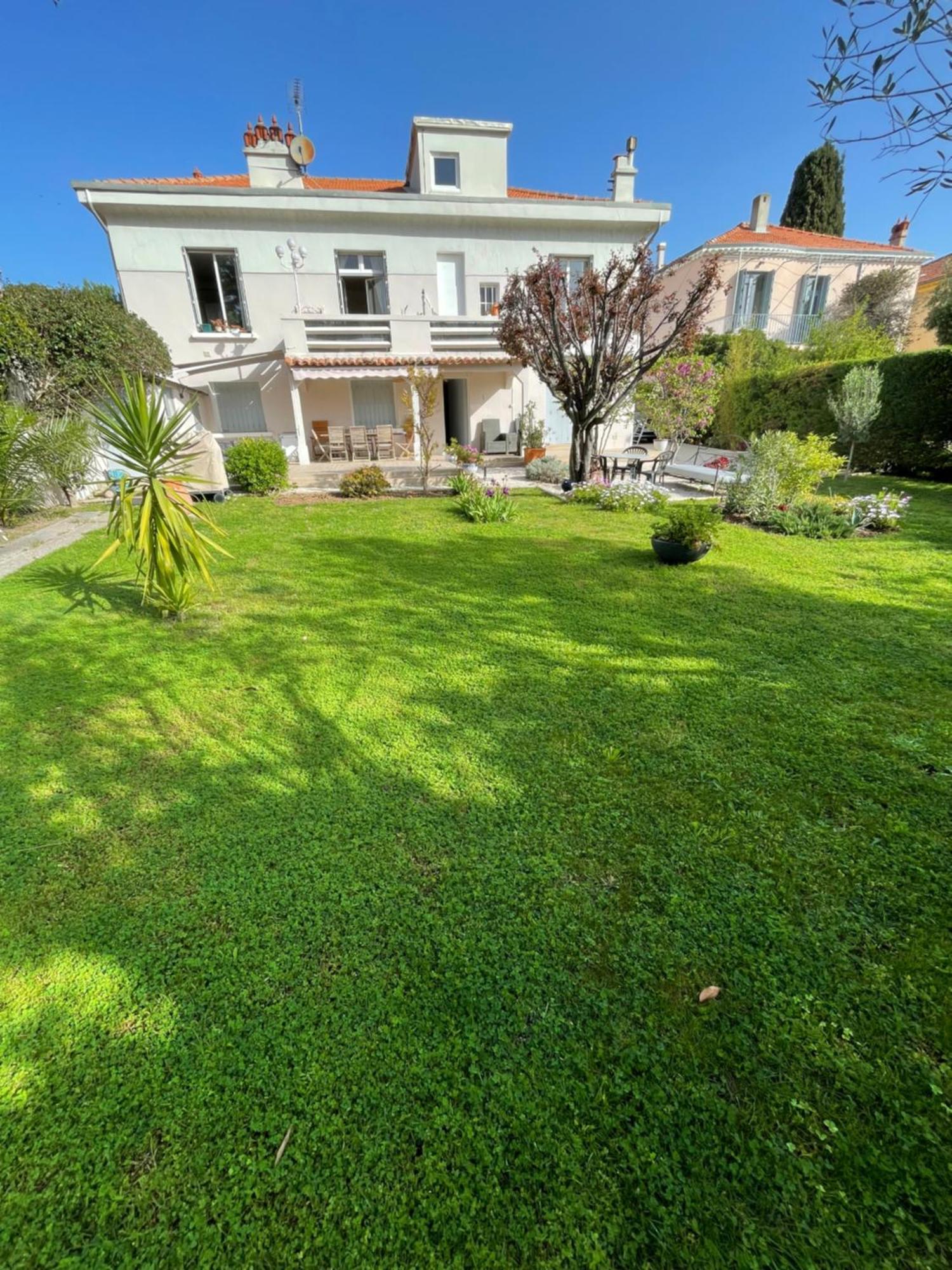 Appartement Rez De Villa Proche Port Et Plages De Sanary Екстериор снимка